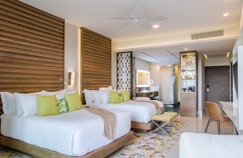 Puerto Juarez Resort | ✩SwimUp✩OceanView✩588 sqft✩Near Airport & Downtown Cancun✩