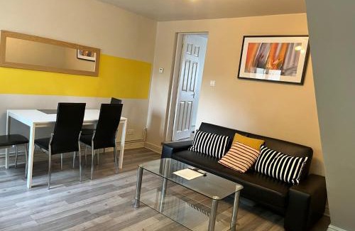 Swindon Apartment | Swindon Home from Home 2 - EnterCloud9SA