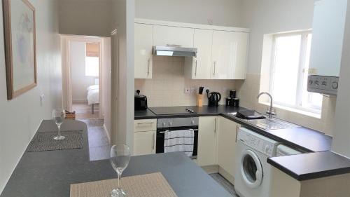 Swindon Apartment | Swindon Home from Home 2 - EnterCloud9SA