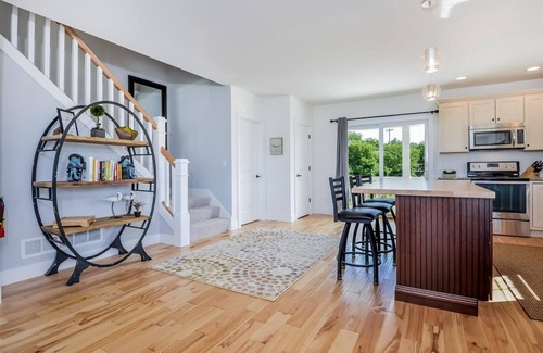 Douglas Villa | Swing Bridge #40 - Three Bedroom Villa, Sleeps 6