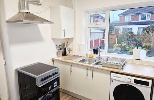 Swinton Apartment | Swinton, Manchester 2