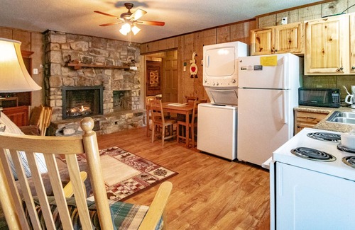 Blowing Rock Cabin | Swiss Mountain Village