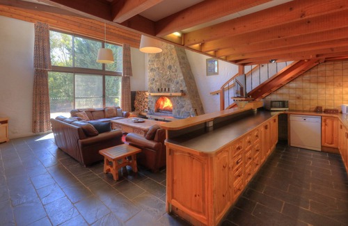 Crackenback Ski Chalet | Swiss Style Chalet 2 - 2 Bedroom with loft