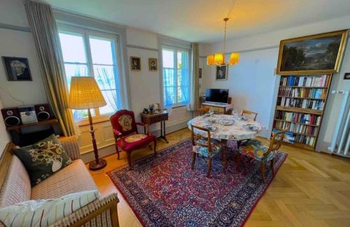 Oberhofen am Thunersee Apartment | SwissHut Stunning Views Alps Lake Apart Kilinger