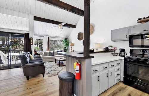 Big Bear Lake Condo | Switzerland Slopes #2125