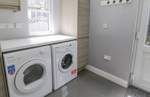 Tanygrisiau Cottage | SWN YR AFON, family friendly, with open fire in Blaenau Ffestiniog