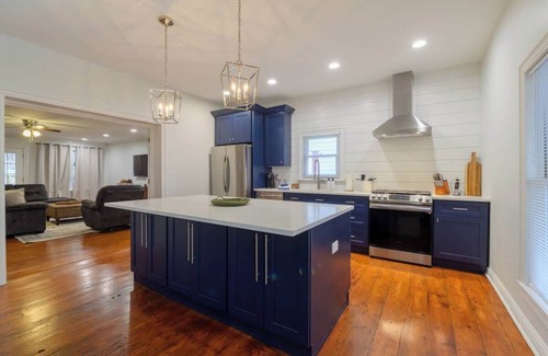 Three Oaks House | Sycamore Suites-Entire Home Steps from Journeyman