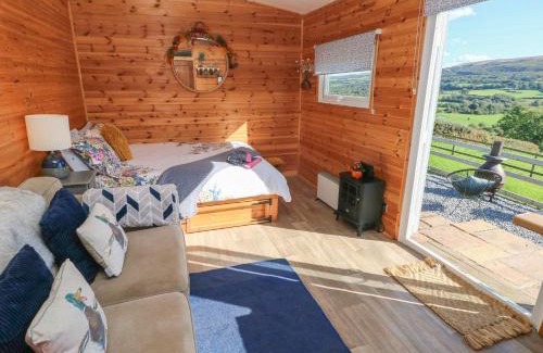 Llanedy House | Sychnant Farm Retreat