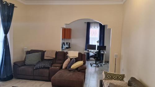 Fort Portal Apartment | Sydney-Bali Sanctuary