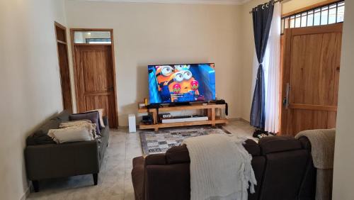 Fort Portal Apartment | Sydney-Bali Sanctuary