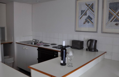 Darlinghurst Apartment | Sydney CBD Large Studio Apartment with Balcony