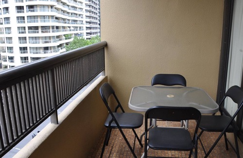 Darlinghurst Apartment | Sydney CBD Large Studio Apartment with Balcony