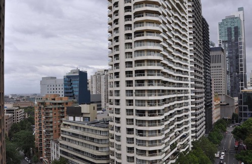 Darlinghurst Apartment | Sydney CBD Large Studio Apartment with Balcony