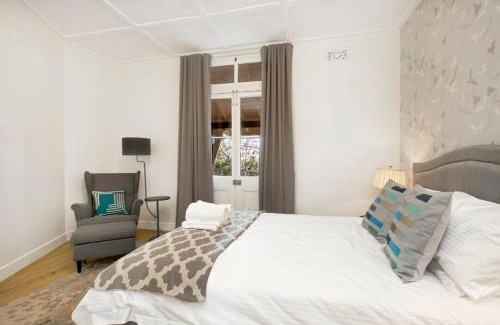 Millers Point Apartment | Sydney CBD Waterview Apartment 54A