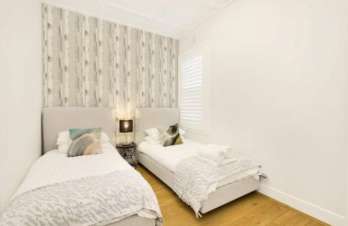 Millers Point Apartment | Sydney CBD Waterview Apartment 54A
