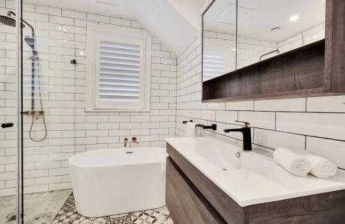 Millers Point Apartment | Sydney CBD Waterview Apartment 56A
