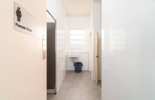 Hamilton Hotel | Sydney Junction Hotel