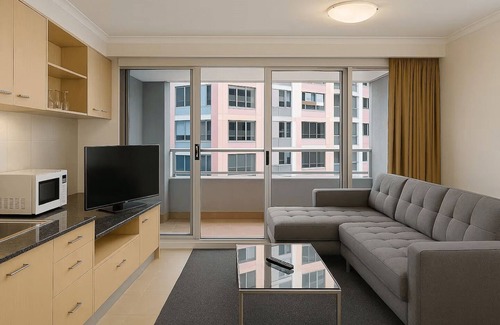 Sydney Central Business District Apartment | Sydney- PI702 - Kent St - Spacious Studio in Mantra Hotel with Separate Sleeping Area Near Darling Harbour
