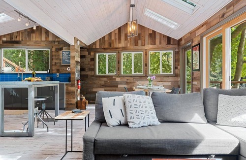 Guerneville Cabin | Sydney's Retreat: Stylish & Captivating Treetop Paradise! HtTb/Pup/WiFi