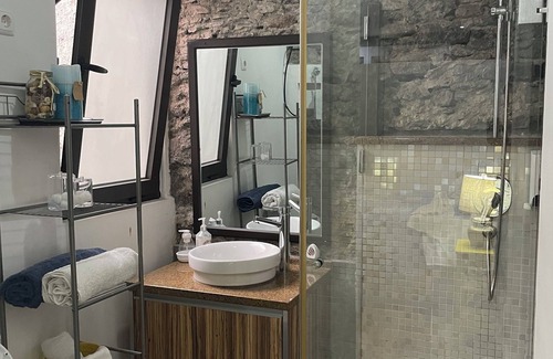 Praia Bed & Breakfast | SYD’S CITY CENTER Bed and Breakfast