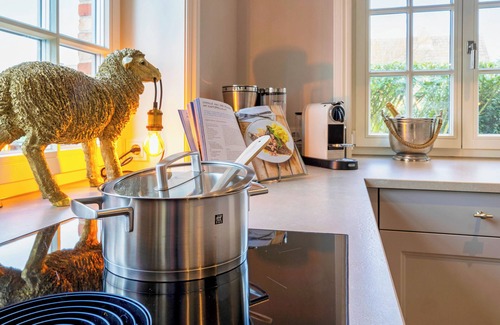 Tinnum House | Sylt is a valuable habitat and a soothing vacation spot, a paradisiacal realm of peace and tranquillity.