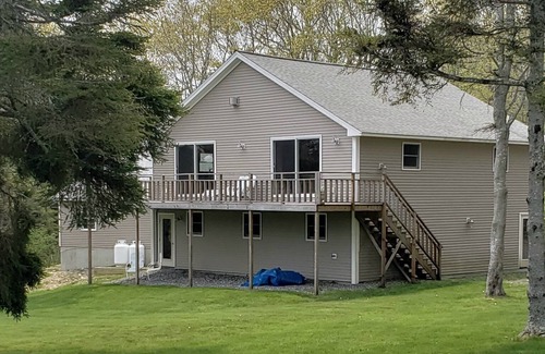 New Harbor House | SYLVAN The Moorings, ocean views, close to Pemaquid beach!
