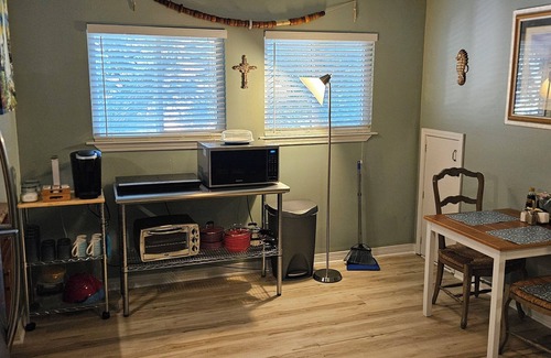 Shalimar Apartment | Sylvia's Suite Dreams-kayak and paddleboard free, close to Destin & best beaches