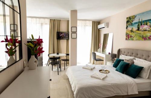 Saints Constantine and Helena Apartment | Symphony Flora