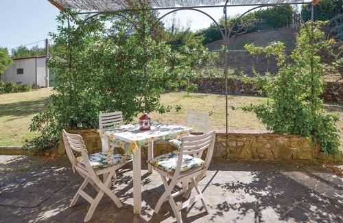 Umbertide Apartment | Sympathetic vacation apartment located 5 km from Mercatale in the hills between Umbria and Tuscany.