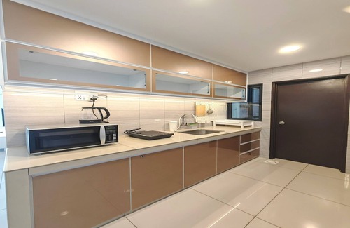 Seri Kembangan Condo | Symphony Tower by Emily in Town