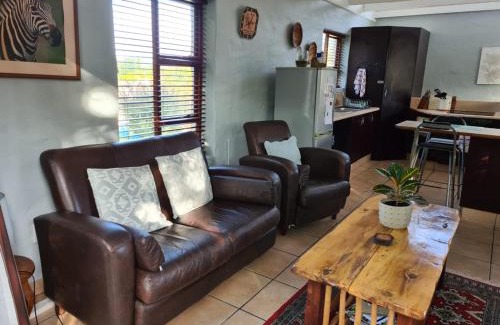Old Place Apartment | Syringa Cottage Family Hideaway
