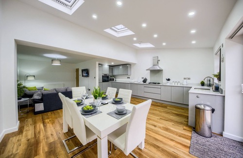 Coventry House | Sytlish Contractor House*Netflix*Parking