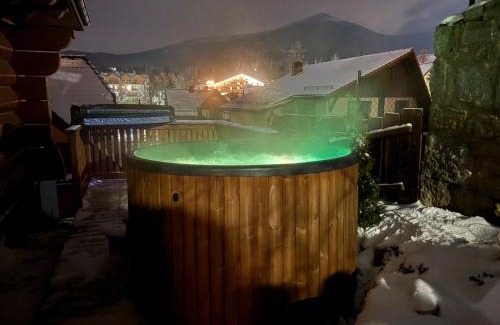 Karpacz Ski Chalet | Szafranowe Wzgórze I-Dom z parkingiem, Sauna, zew Jacuzzi