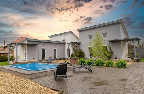 Tiszafured Apartment | Szomszéd Apartmanok
