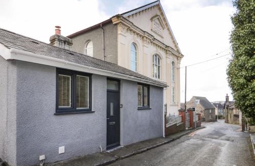 Bangor House | Tŷ Capel Bach