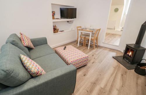 Bangor House | Tŷ Capel Bach