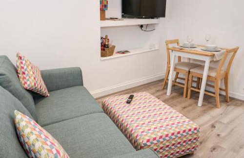 Bangor House | Tŷ Capel Bach