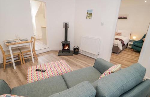 Bangor House | Tŷ Capel Bach