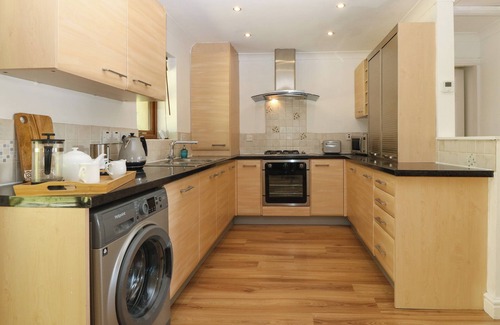 Llanddaniel Fab Cottage | Tŷ Gareg