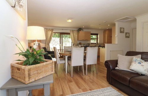 Llanddaniel Fab Cottage | Tŷ Gareg