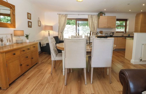 Llanddaniel Fab Cottage | Tŷ Gareg