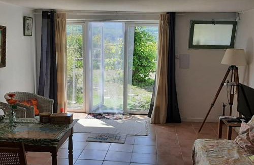 Apt Apartment | T.Belle Vue Panoramique au coeur du Luberon 40m2 + pergola . jardin. P