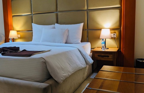 Maitama Bed & Breakfast | T E L E By Summerset Continental Hotel