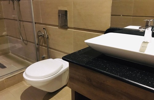 Maitama Bed & Breakfast | T E L E By Summerset Continental Hotel