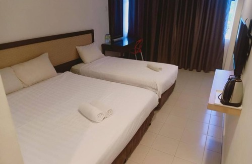 Kampung Tambak Bunga Hotel | T Hotel Anggerik