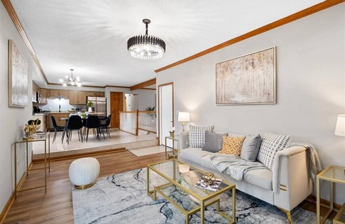 St. Peters House | T's Luxury Pool, Hot Tub, Home Theater & Arcade House Prime - St. Louis Airport