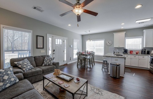 Tuscaloosa House | T-Town Cottage - Book for Football season!