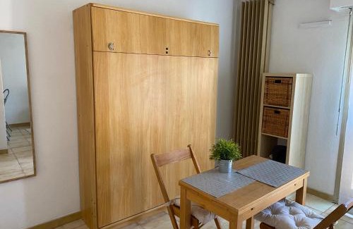 Hyeres City Centre Apartment | T1 résidence privée bien situé,piscine,tennis,parking
