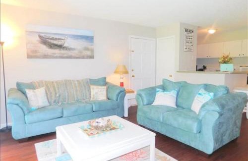 Demere Park House | T15 downstairs beachy quiet King bed