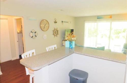 Demere Park House | T15 downstairs beachy quiet King bed